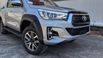 Poszerzenia nadkoli EGR - Toyota Hilux (2020 -) - czarny mat